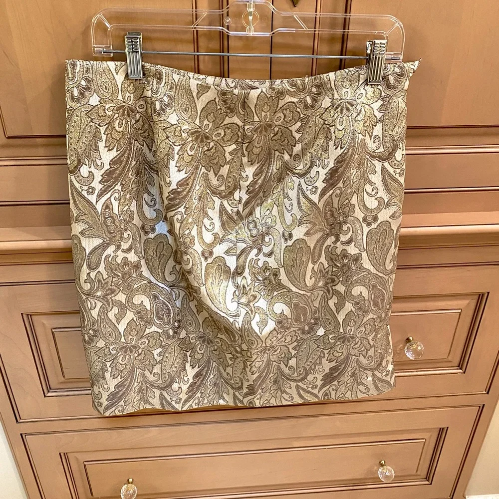 NWOT Boston Proper Dazzling Gold Silver Sparkly fitted Sexy Classic Skirt